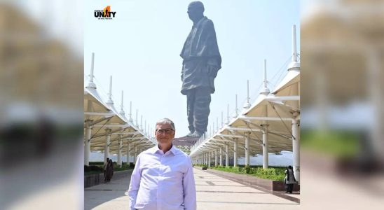 Bill Gates besucht die hoechste Statue der Welt in Gujarat