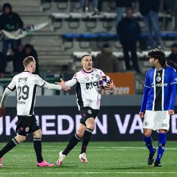 Der FC Groningen ueberwindet das lang erwartete Tor des FC