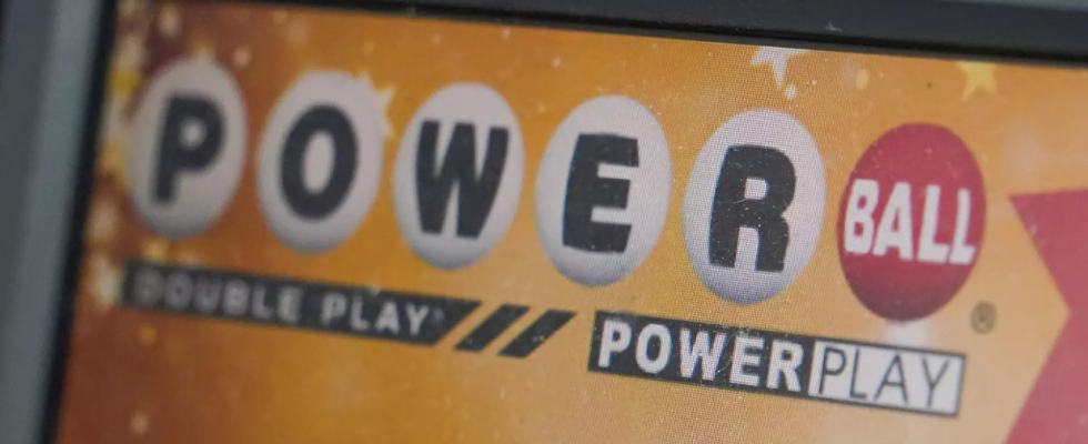 Der Powerball Jackpot steigt auf 935 Millionen US Dollar da der Hauptpreis