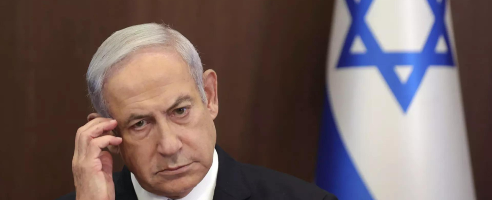 Der israelische Premierminister muss sich einer Leistenbruchoperation unterziehen waehrend der