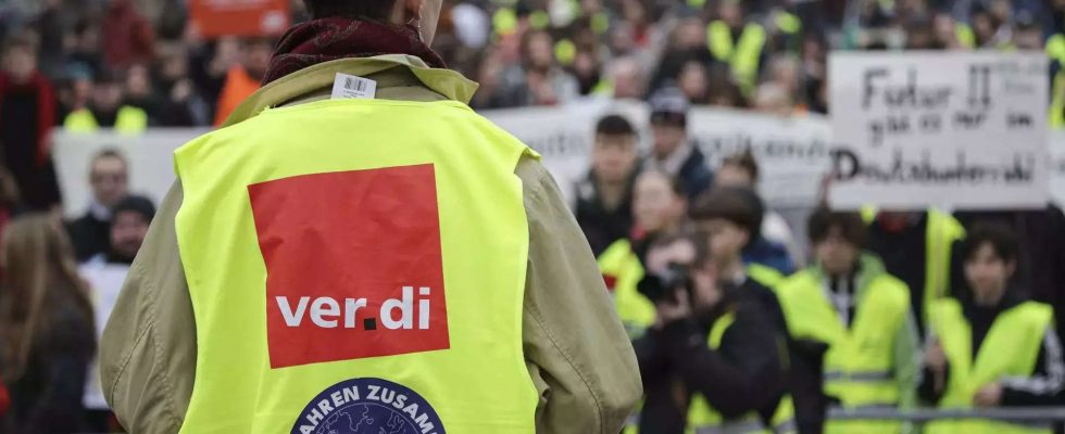 Der oeffentliche Nahverkehr in Deutschland ist durch Streiks gestoert