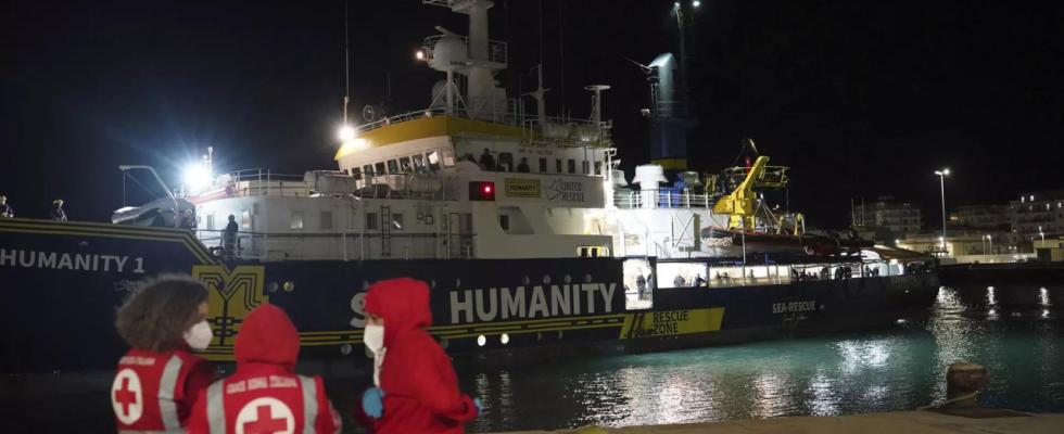 Die EU Grenzbehoerde habe die Pflicht die libysche Kuestenwache ueber Fluechtlingsboote