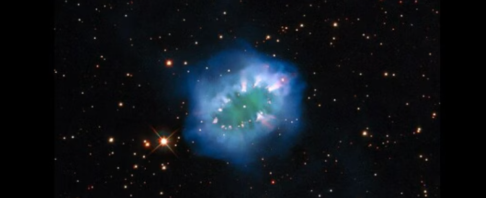 Die NASA faengt den atemberaubenden „Halskettennebel ein der 15000 Lichtjahre