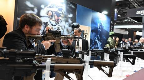 Europaeische Waffenimporte verdoppeln sich inmitten des Ukraine Konflikts – World