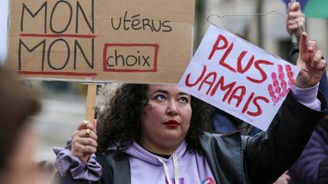 Frankreich verankert Abtreibung in seiner Verfassung – World