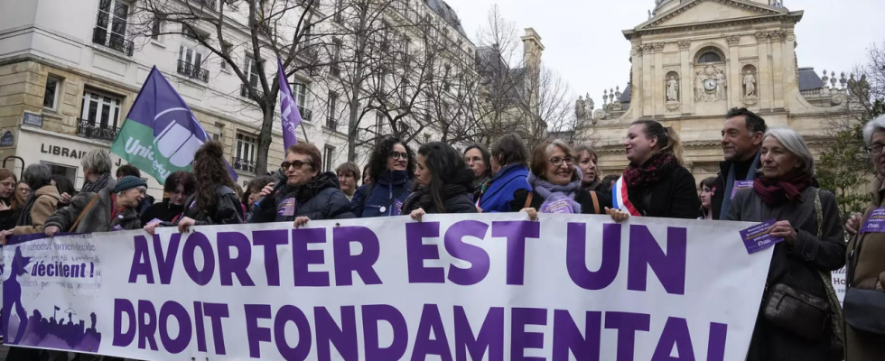 Frankreich will Abtreibung zum Verfassungsrecht machen