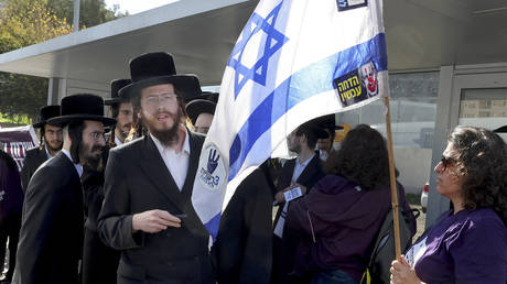 Israel wird ultraorthodoxe Juden zum Dienst zwingen da die Geduld