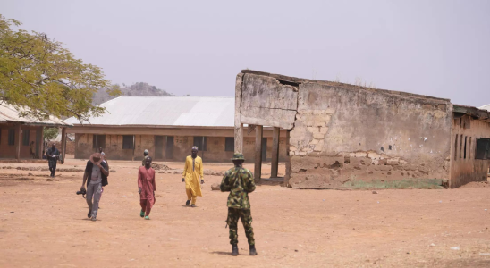 Mehr als 200 nigerianische Studenten nach Entfuehrung im Norden von