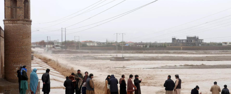 Mindestens 60 Afghanen durch wochenlangen heftigen Schneefall und Regen getoetet