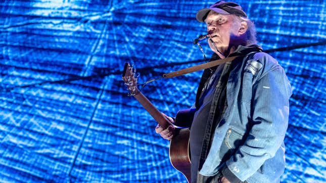 Neil Young kehrt nach seinem Ausstieg bei Joe Rogan zu