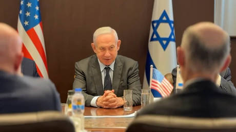 Netanjahu erklaert warum er Washington brueskiert hat – World