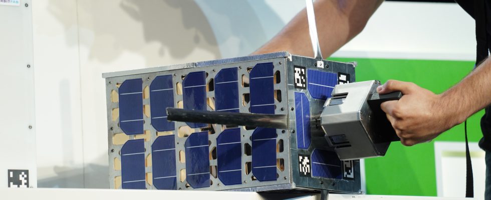Orbit Fab stellt 30000 Dollar Port zur Betankung von Satelliten vor