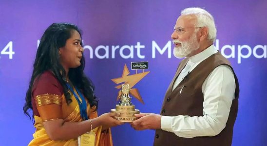 Premierminister Narendra Modi gibt den Content Erstellern im Land eine „wichtige
