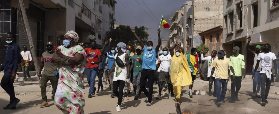 Senegals Praesidentschaftskandidaten starten Wahlkampf nach heftigen Protesten wegen einer Verzoegerung