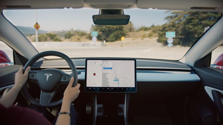 Tesla bietet US Kunden eine kostenlose einmonatige Testversion seiner Fahrerassistenzsoftware FSD