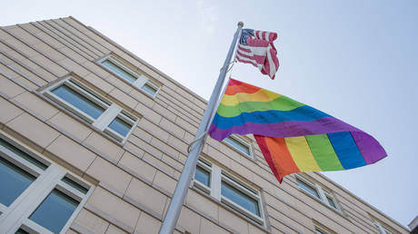 USA verbieten LGBTQ Flaggen aus Botschaften – Bloomberg – World