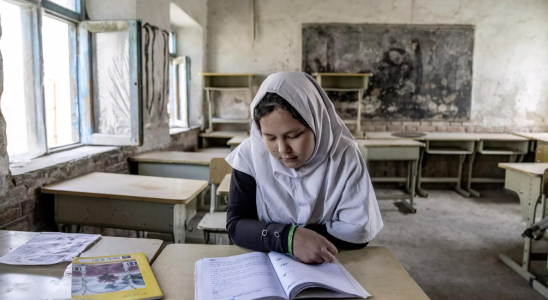 Ueber 1 Million afghanische Maedchen gehen zu Beginn des neuen