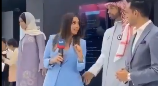 Video von Saudi Arabiens erstem maennlichen Roboter der eine Frau „unangemessen