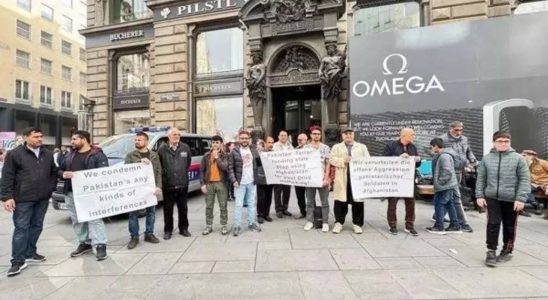 Wien Proteste der afghanischen Diaspora gegen Pakistans Luftangriffe und aussergerichtliche