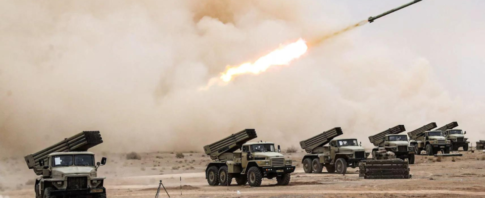 Bavar 373 Iran stellt neues Waffensystem vor um es mit US Stealth Jets