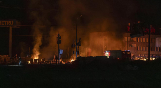 Bei russischen Raketenangriffen auf die ukrainische Stadt Charkiw werden sechs