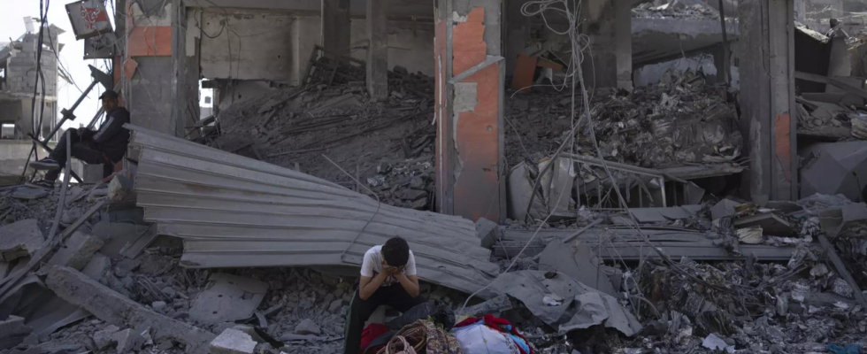 Der Invasionsplan fuer Rafah geht weiter Israel baut Zelte fuer