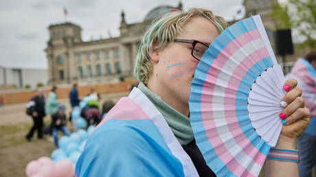 Deutsche koennen jetzt jedes Jahr ihr Geschlecht aendern – World