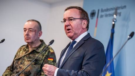 Deutschland muss die Wehrpflicht zurueckfuehren – Verteidigungsminister – World