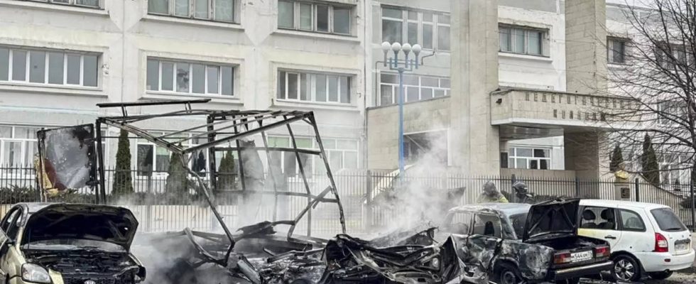 Die Ukraine hat ueber Nacht ein russisches Treibstofflager angegriffen Verteidigungsquelle