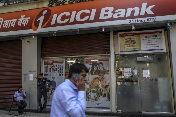 Die indische Bank ICICI hat Tausende von Kreditkarten an „falsche