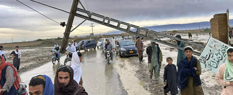Die pakistanische Provinz gibt aufgrund der Gletscherschmelze Hochwasseralarm aus was