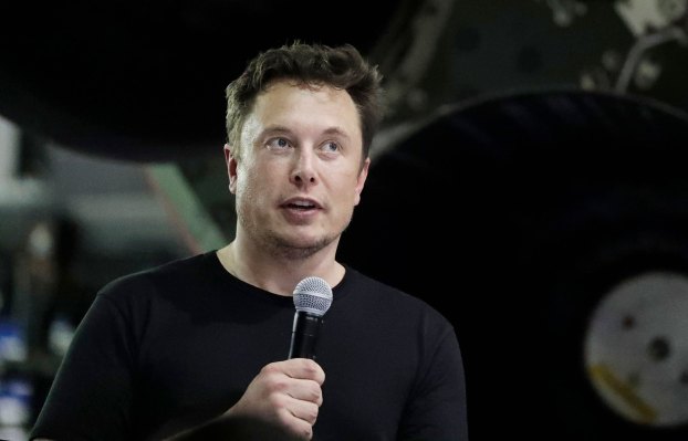 Elon Musk sagt er werde am 8 August ein Tesla