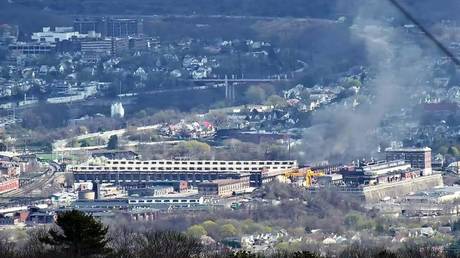 Feuer bricht in US Munitionsfabrik aus – World