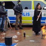 Frau zuendet Koran in EU Staat an – Medien VIDEO –