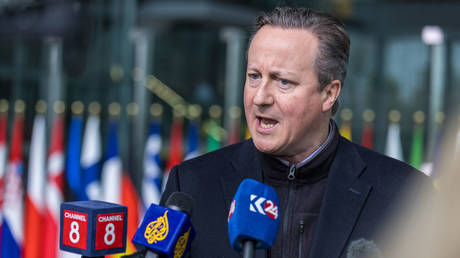 Grossbritannien setzt Sprecher des US Repraesentantenhauses bezueglich der Ukraine Hilfe unter Druck