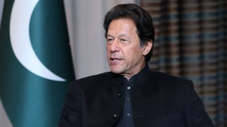 Imran Khans Gefaengnisstrafe ausgesetzt – World