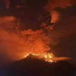 Indonesien warnt vor weiteren Ausbruechen eines abgelegenen Vulkans