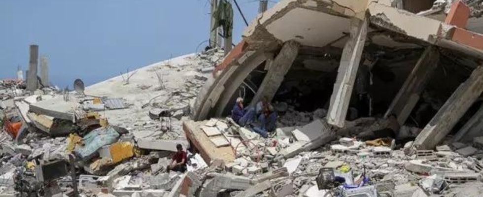 Israel weist Berichte ueber die Entdeckung eines Massengrabs im Nasser Krankenhaus