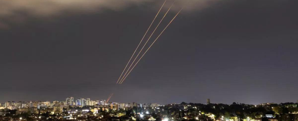 Israels vielschichtiges Luftverteidigungssystem schuetzte es vor iranischen Drohnen und Raketenangriffen
