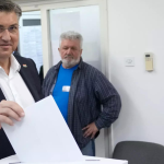Kroatien fuehrt Parlamentswahlen inmitten der Rivalitaet zwischen Premierminister und Praesident