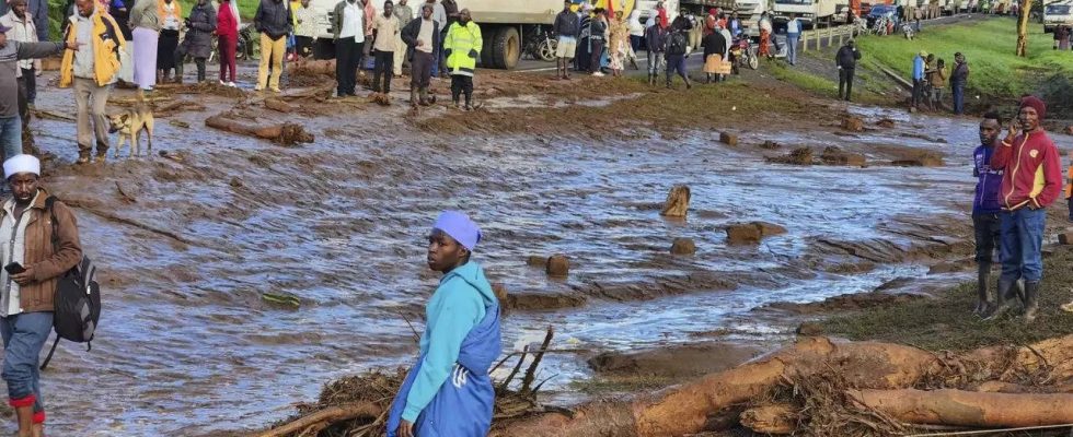 Mindestens 40 Menschen sterben im Westen Kenias nachdem ein Damm