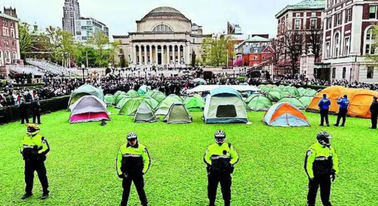 New Yorker Polizei verhaftet pro palaestinensische Demonstranten auf dem Columbia Campus