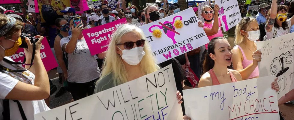 Oberstes Gericht in Florida laesst Abstimmungsmassnahme zum Abtreibungsrecht den Waehlern