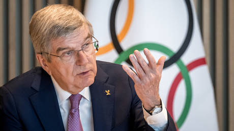 Olympiafunktionaere forderten die Ukraine auf russische Athleten auszuspionieren – IOC Chef