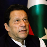 Pakistan Imran Khan behauptet seine Frau habe mit „Toilettenreiniger versetztes
