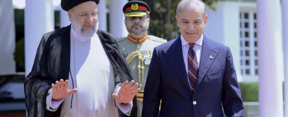 Pakistan und Iran vereinbaren den Abschluss eines Freihandelsabkommens waehrend die