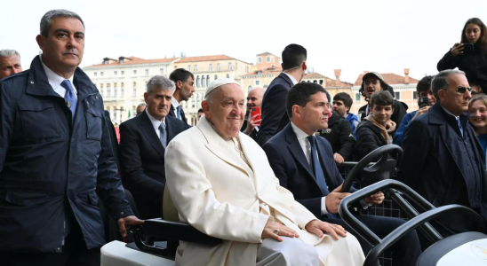 Papst trifft weibliche Gefangene in Venedig erste Reise seit Monaten