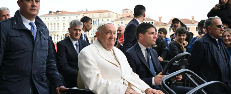 Papst trifft weibliche Gefangene in Venedig erste Reise seit Monaten