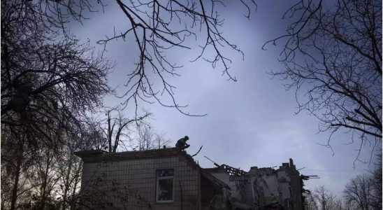 Russland startet einen Drohnenangriff auf Charkiw bei dem vier Menschen