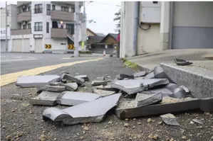 Starkes Beben im Suedwesten Japans hinterlaesst neun Menschen mit leichten